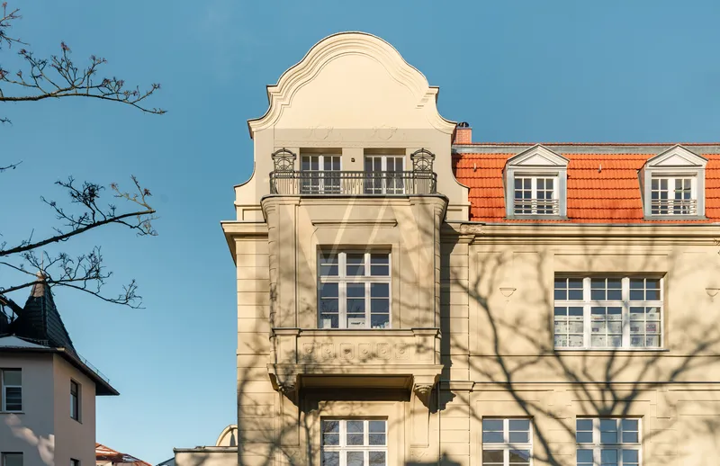 Kleine high-end Villa mit Privatem Garten, Parking & modernes, offenes Wohnen — photo 1